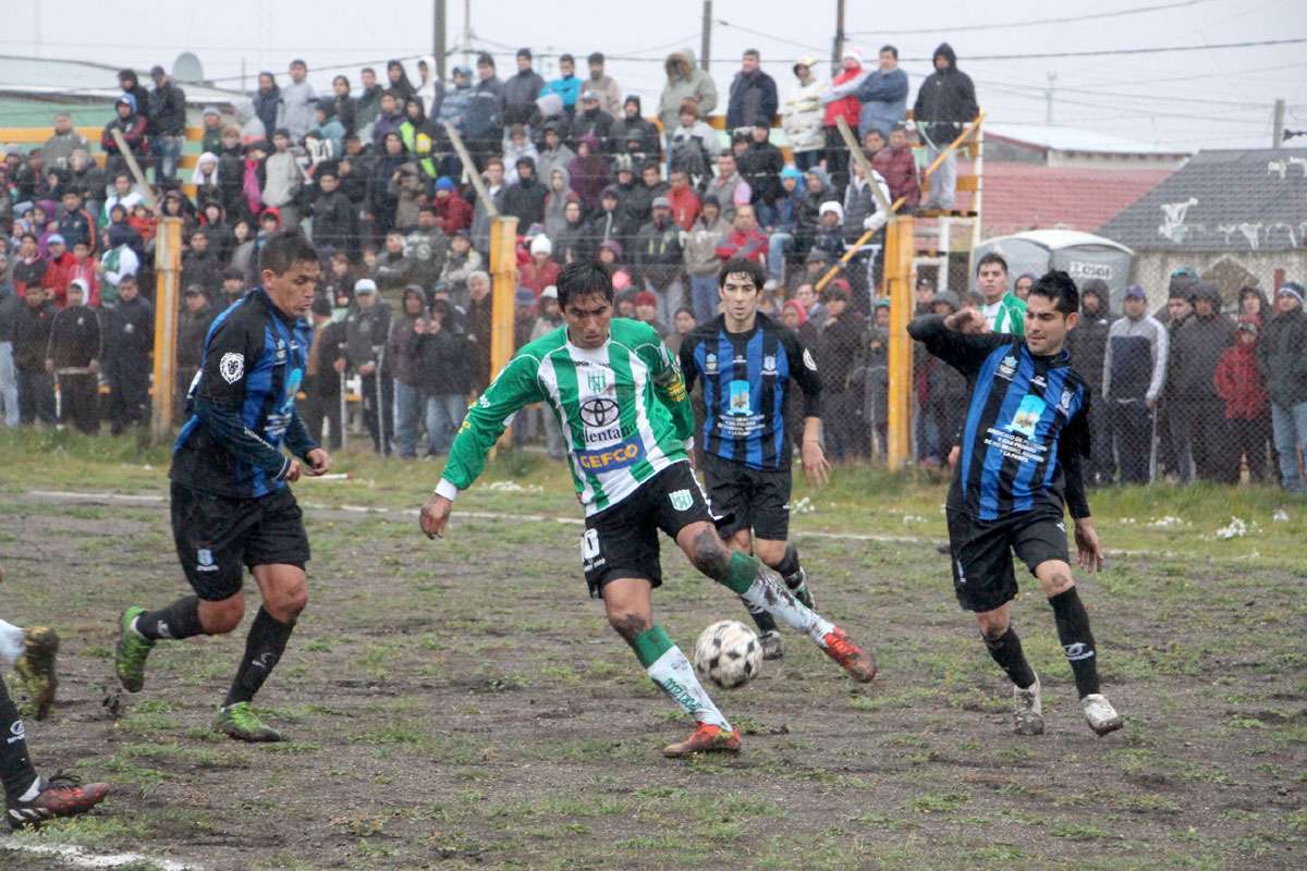 Camioneros dejó sin invicto a Deportivo Rincón y sueña