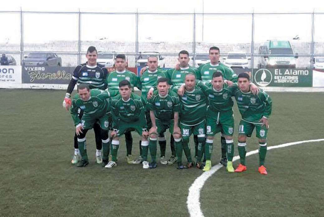 Camioneros ganó en San Julián y llegó a la cima del grupo