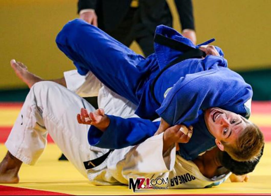 Mariano Coto quedó quinto, y Athina González novena - Diario El Sureño