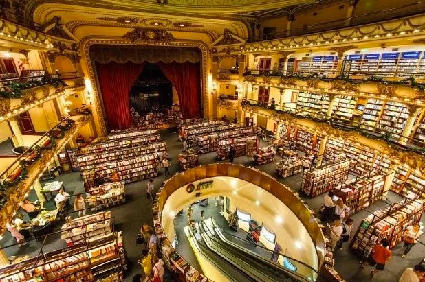 Booking.com pone el señalador sobre 5 librerías del mundo por el día del amante de los libros