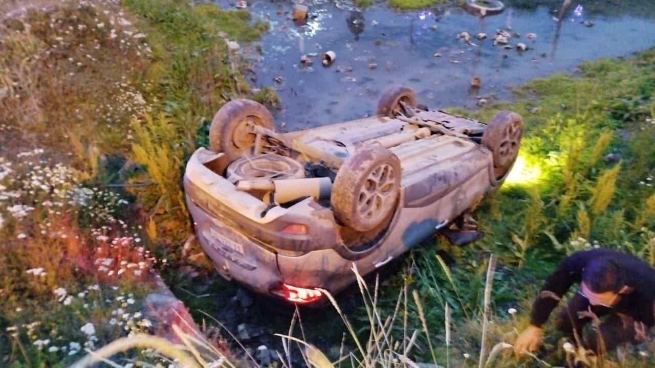 Volcó una camioneta y no hubo heridos