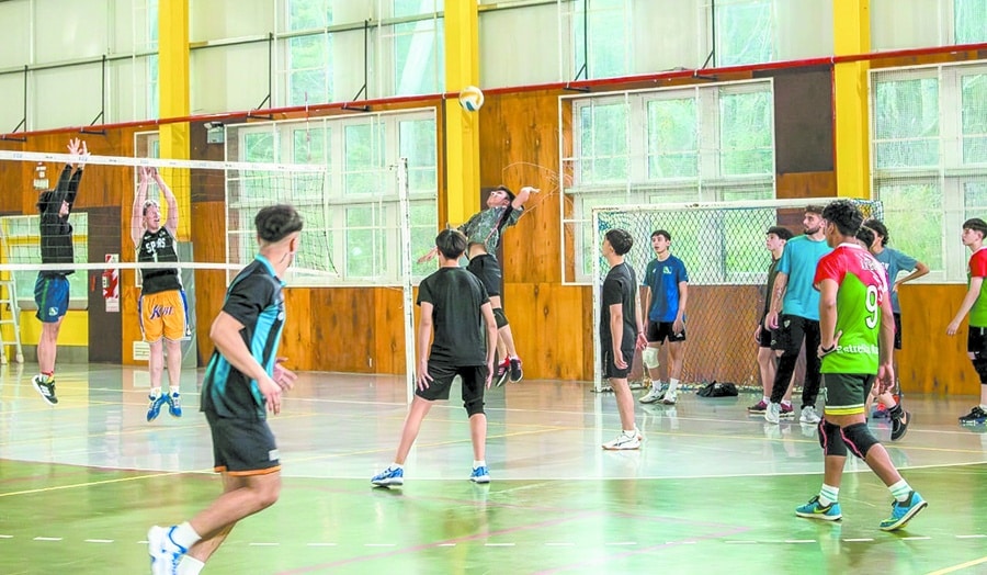 Concentraciones de los seleccionados de atletismo y vóley