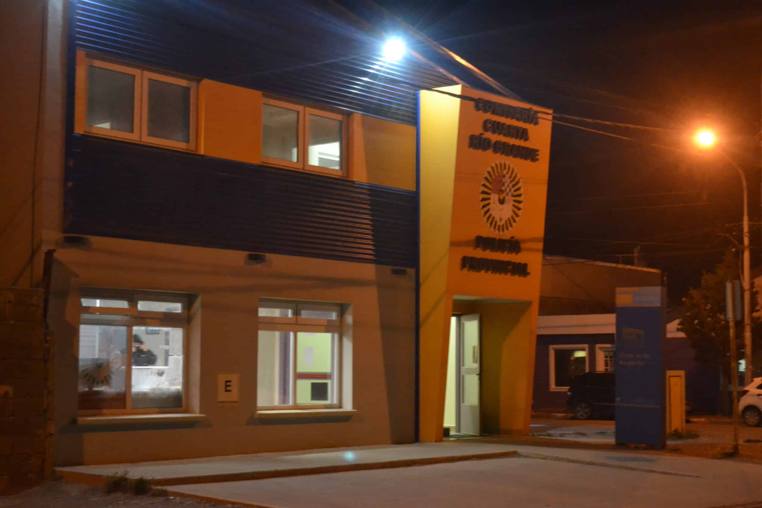 Detuvieron a dos sujetos por robar una bolsa con ropas a un hombre