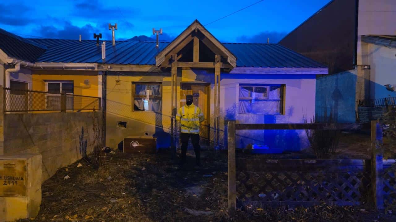 Tres jóvenes habrían usurpado una vivienda y fueron aprehendidos