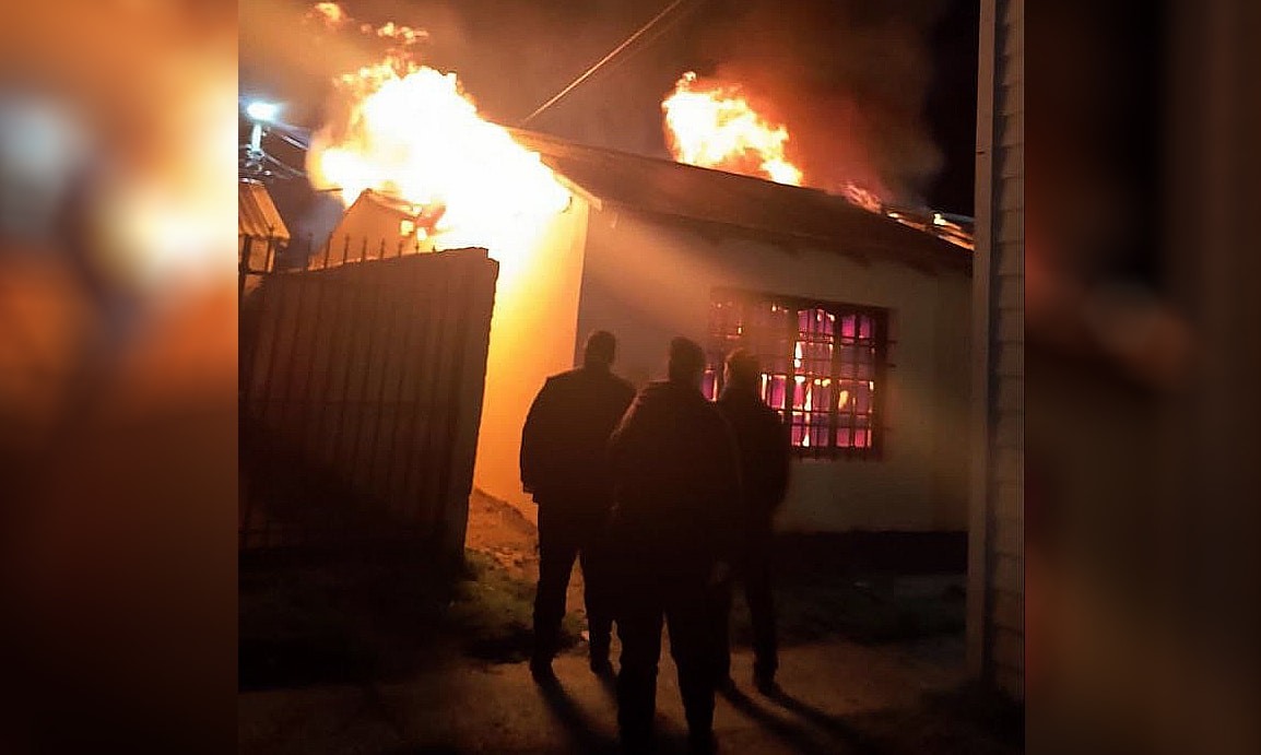 Incendio en una vivienda del barrio Intevu 8