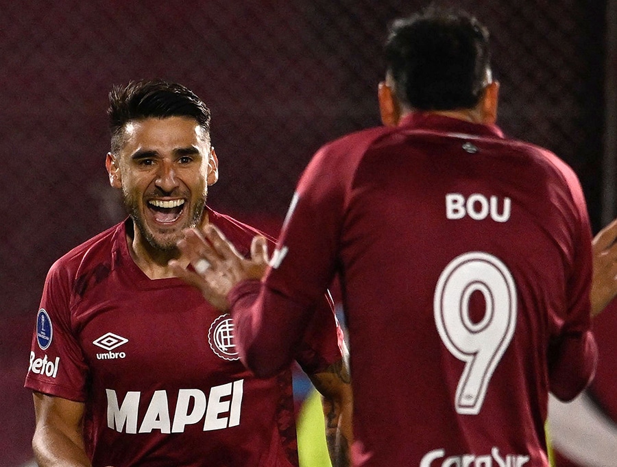 Lanús, invicto en el Grupo G