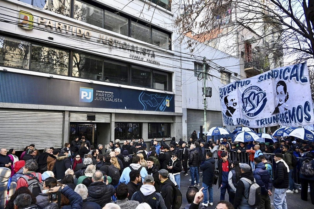 La CGT convocó a una “concentración popular” mañana