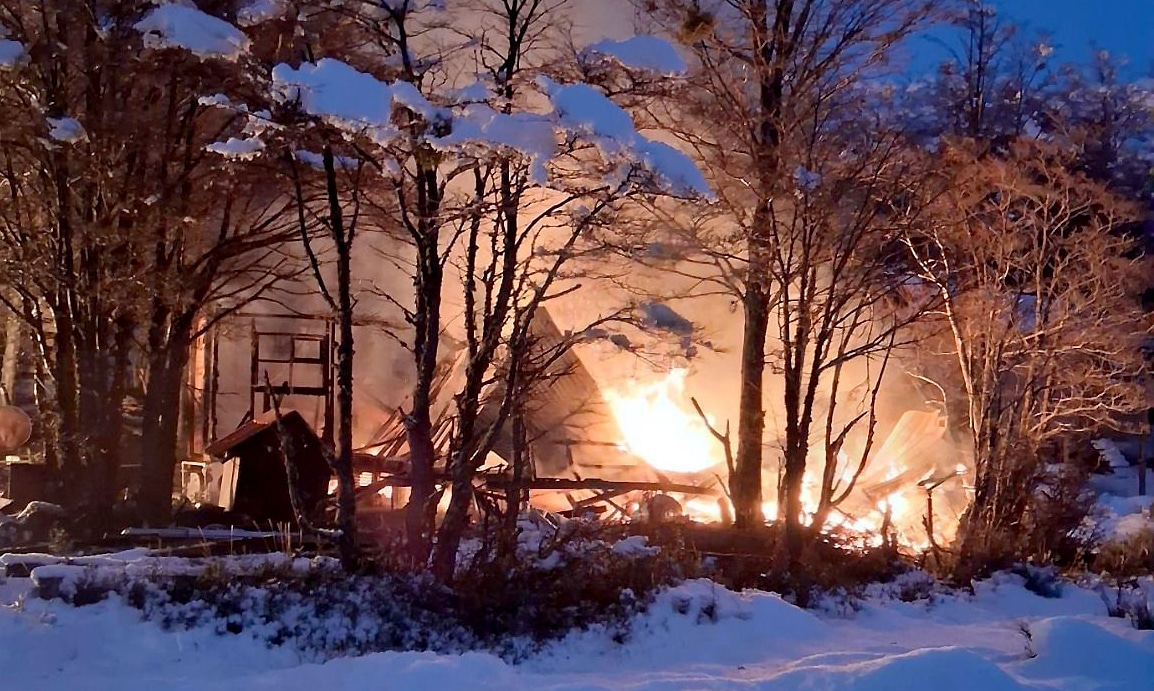 Una vivienda fue consumida por un incendio