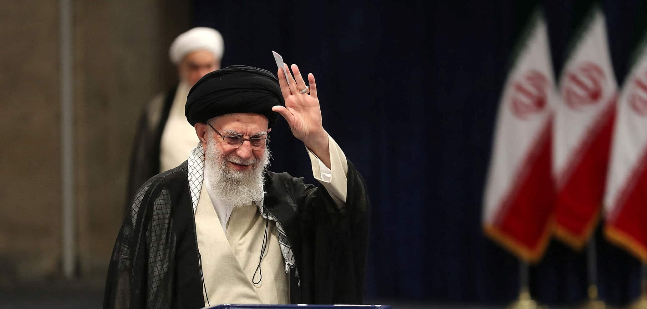 Jamenei dice que Irán no se rendirá y advierte de “daño irreparable” a Estados Unidos