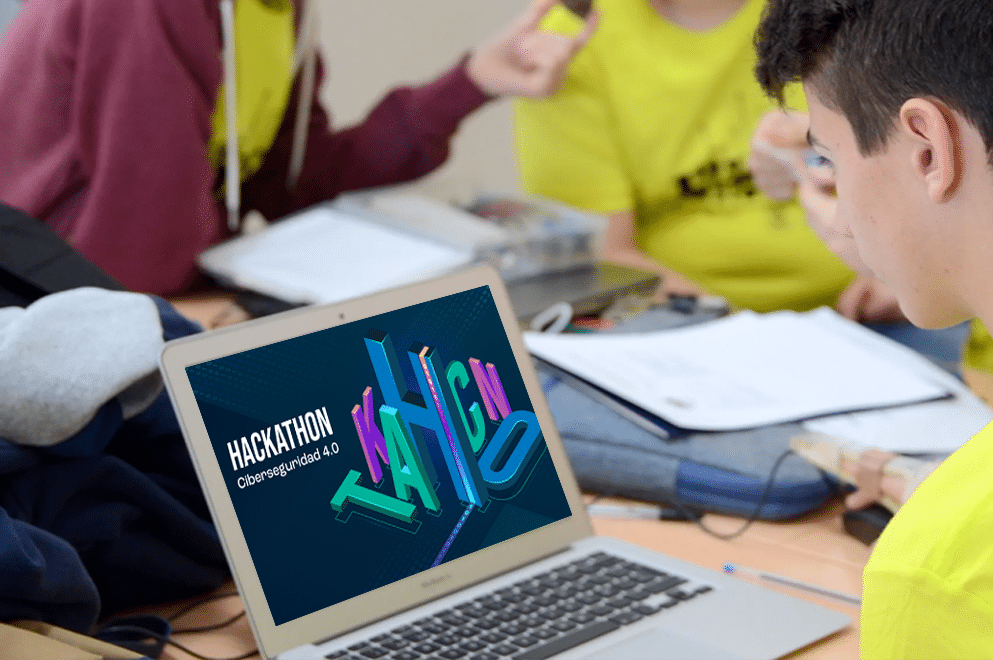 Digital Hackathon para docentes y estudiantes