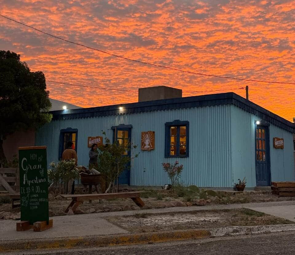 Camarones: revivieron una casa de 100 años y crearon un emprendimiento que rinde homenaje a las tradiciones del pueblo