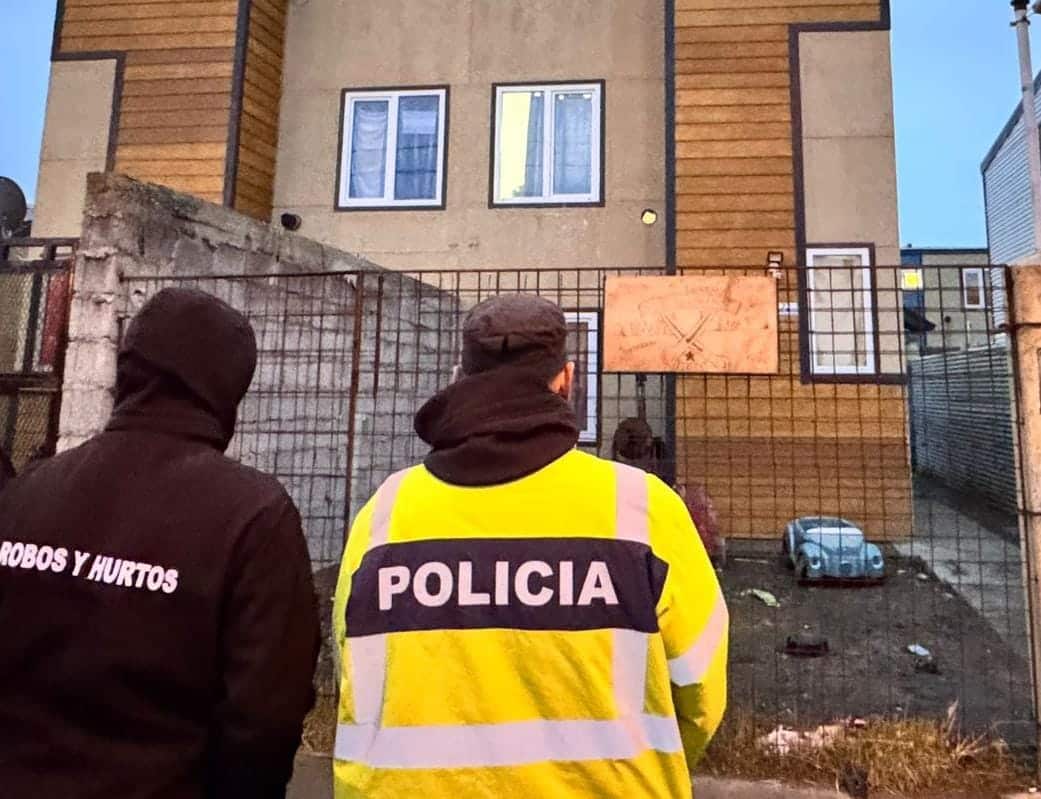 Allanaron dos viviendas y secuestraron un televisor que habían sustraído