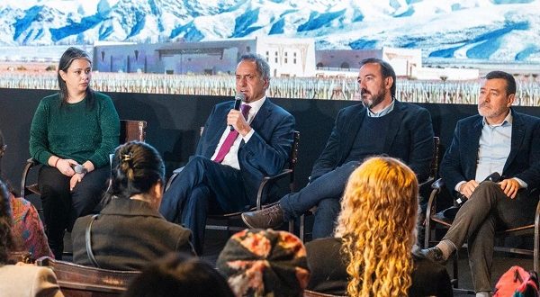 Scioli presume de destino barato pero AR tiene que bajar tarifas