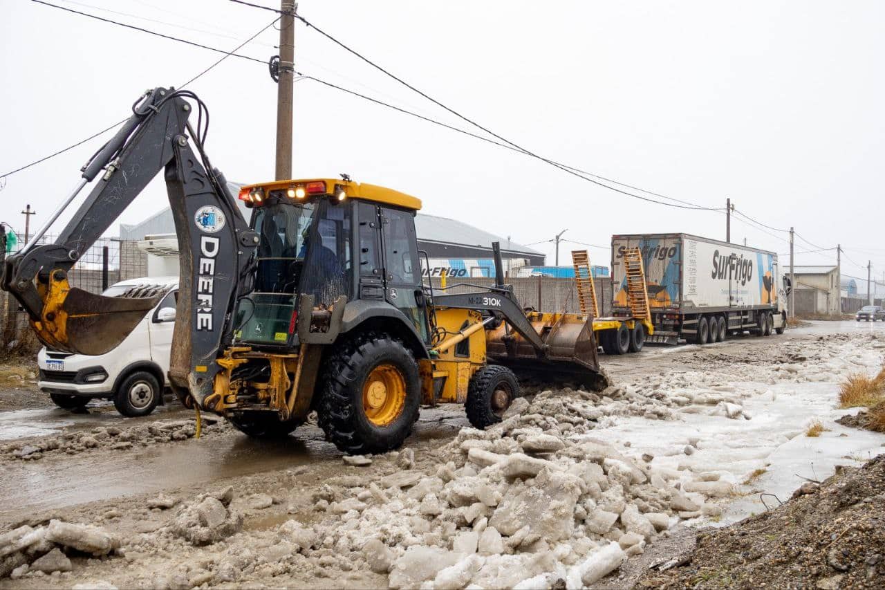 El Municipio de Río Grande continúa con las labores de limpieza sobre calles y veredas
