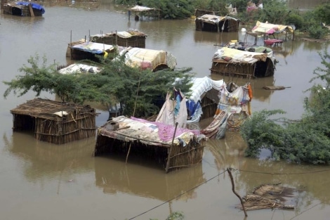 Mueren 98 personas y 185 resultan heridas por lluvias monzónicas en Pakistán