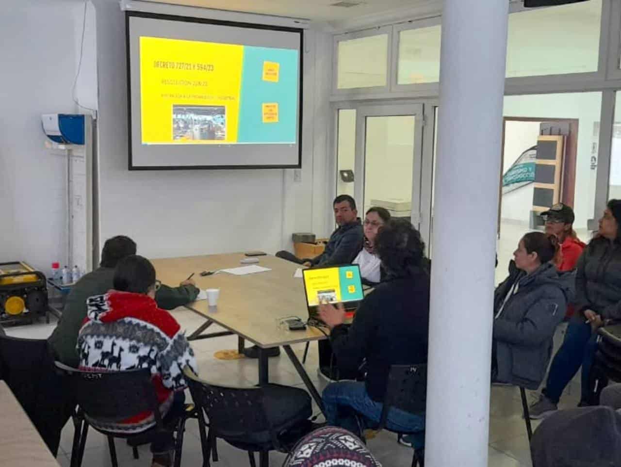 Taller sobre inversión productiva en Tolhuin