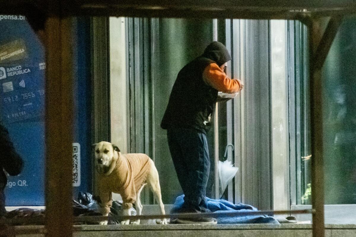 Uruguay emite alerta roja y evacuación obligatoria para personas en situación de calle ante ola de frío polar