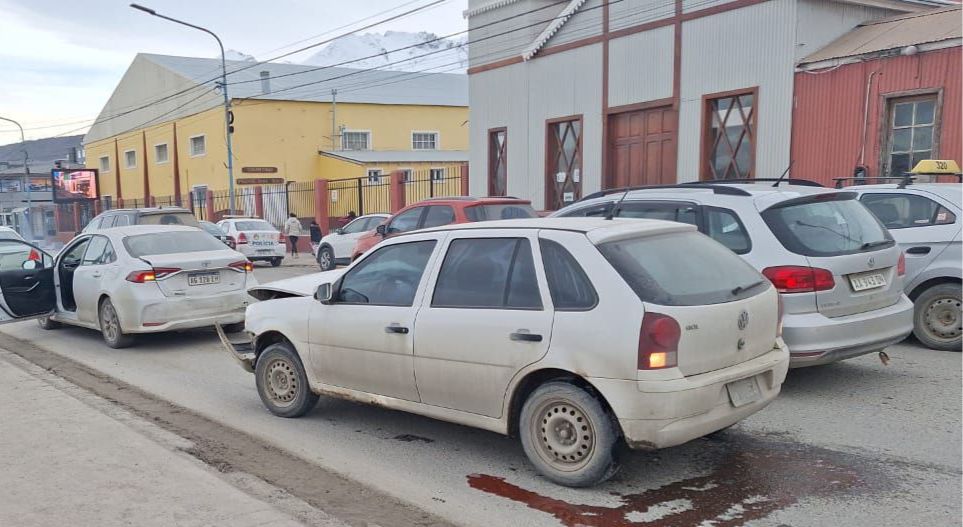 Choque en cadena: uno de los rodados se fue del lugar