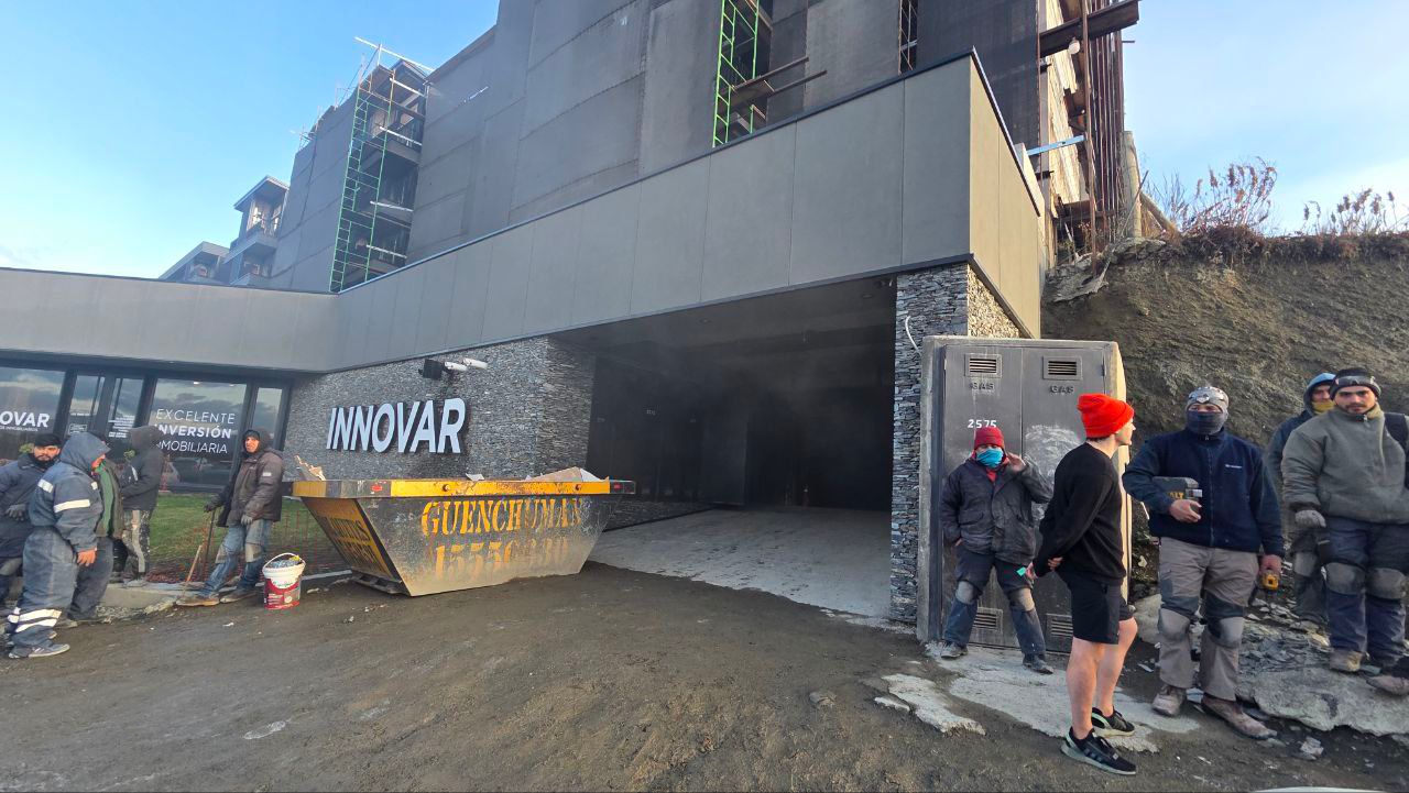 Principio de incendio en una obra en construcción