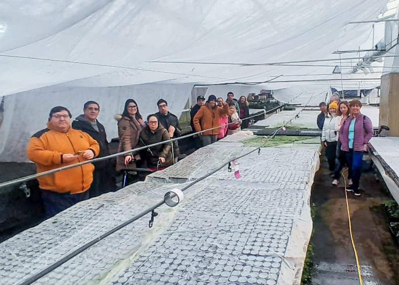 Chicos del CAAD recorrieron las instalaciones del Invernadero Municipal