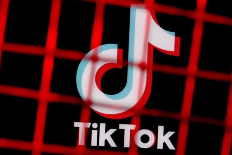 Despidos en TikTok al pasar a moderación por IA