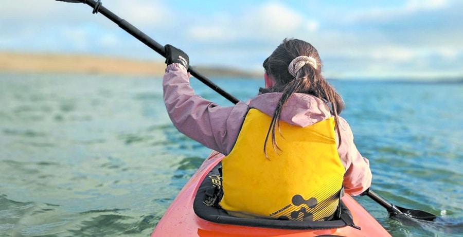 El Municipio acompaña el bautismo en kayaks