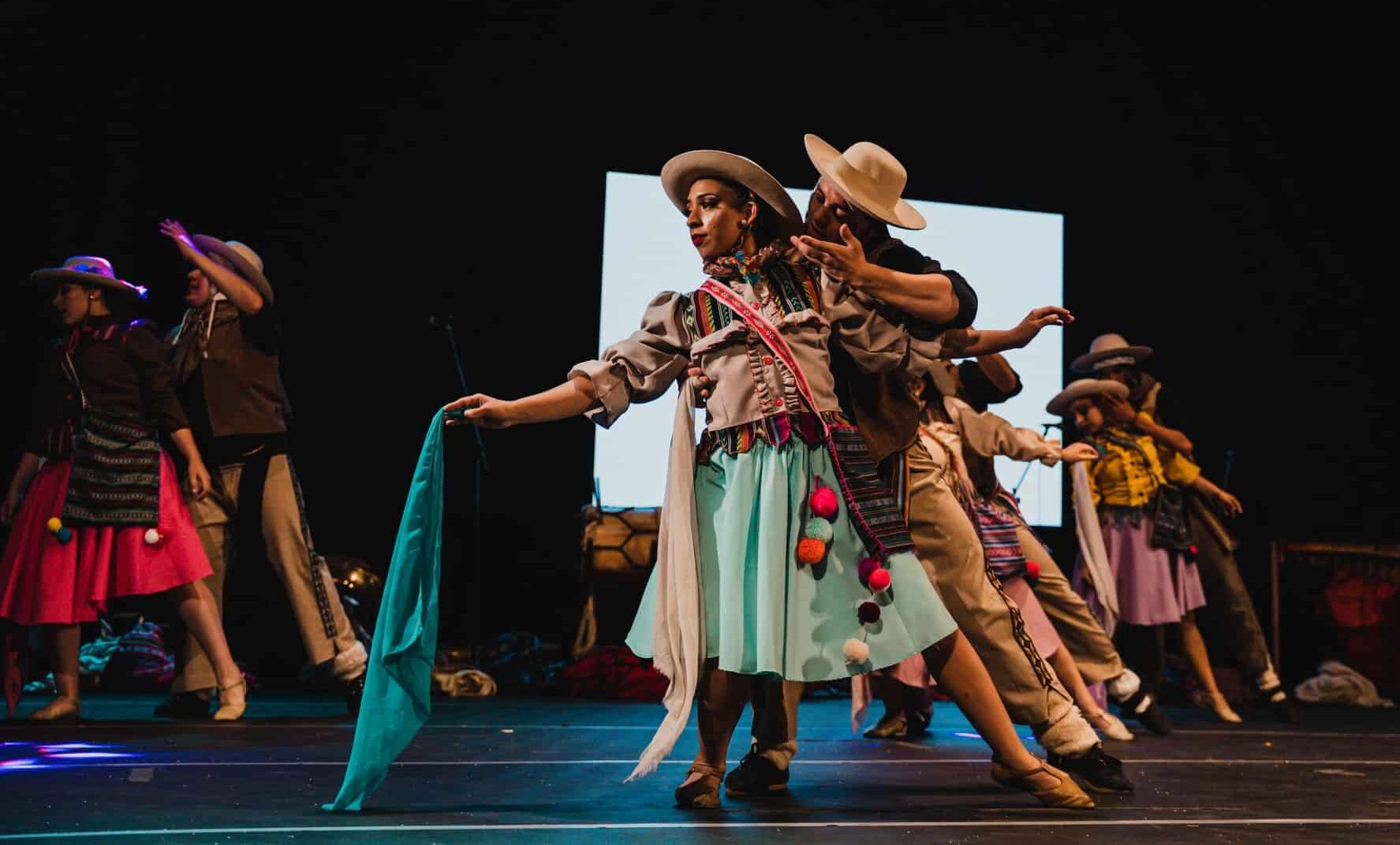 El Ballet “Soles que dejan huellas” celebra el Día Mundial del Folklore con un gran festival en Río Grande