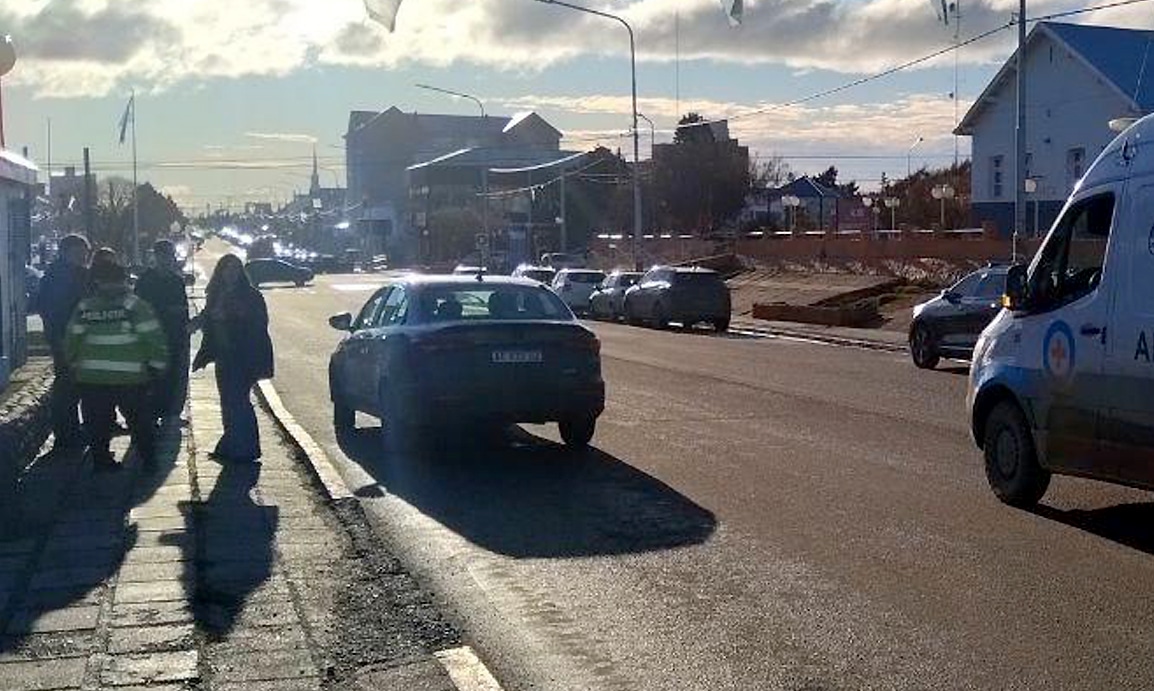 Vehículo atropelló a una mujer