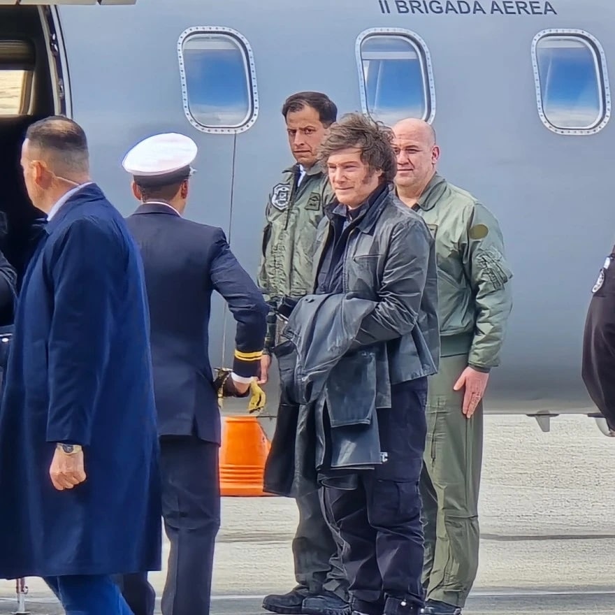 Un gasto de USD300 mil en tres aviones para suspender la caminata por falta de gente