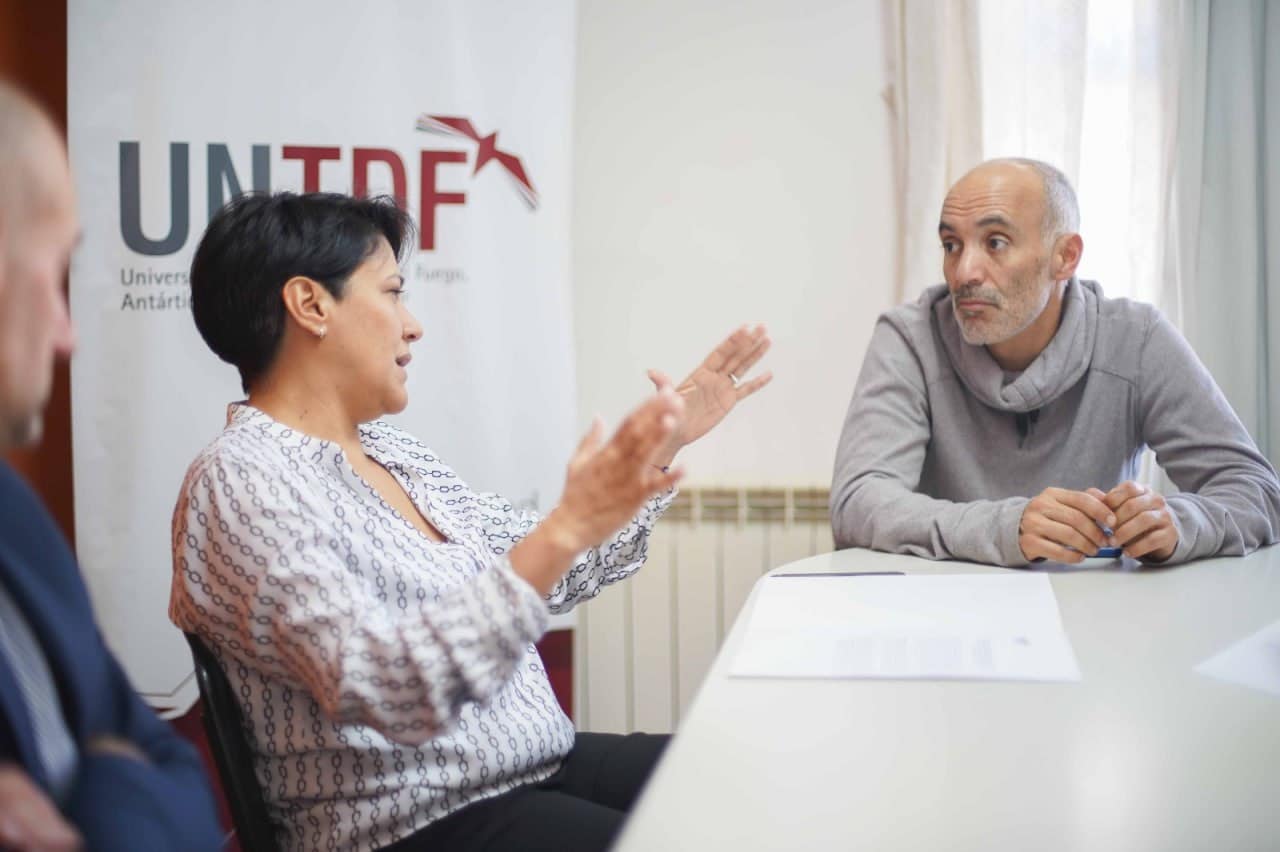 La Agencia de Innovación y la UNTDF rubricaron convenios de colaboración y cooperación