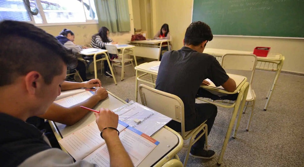 Suspenden la preinscripción de ingreso a 1º año nivel secundario