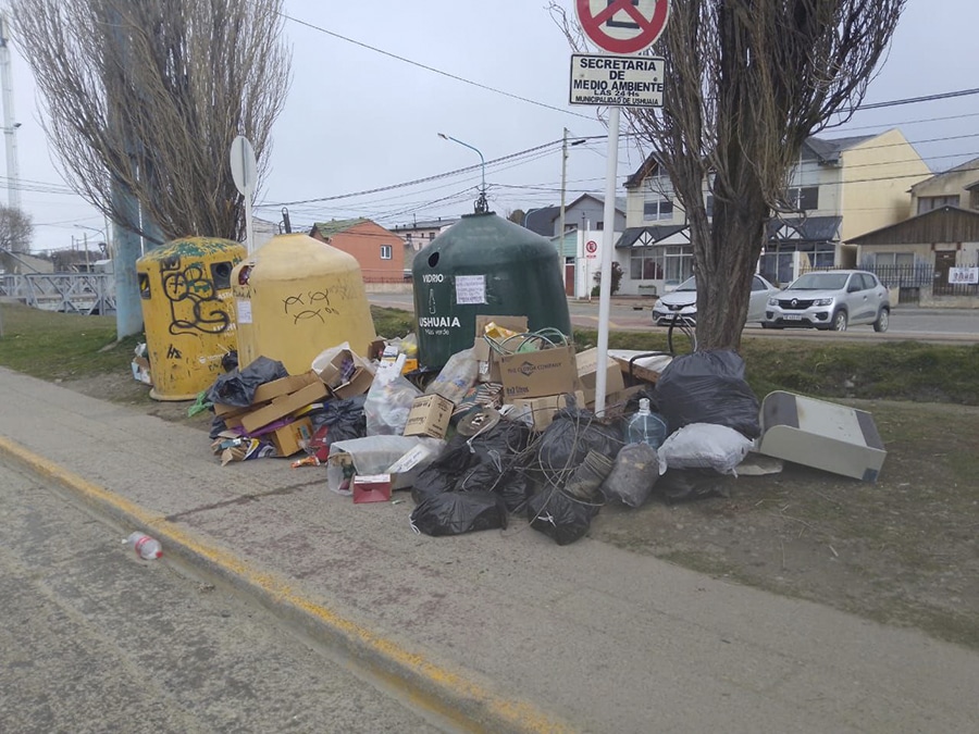 Piden no arrojar residuos en la vía pública