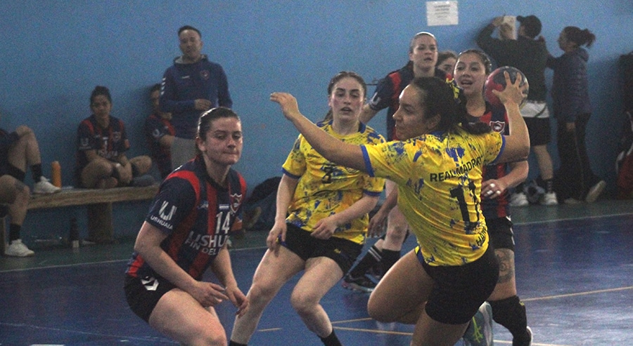 Victorias riograndenses en el debut de las capitalinas