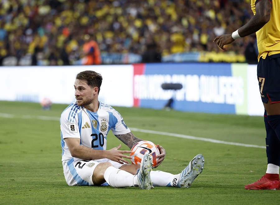 Argentina perdió con Ecuador, pero cerró como líder