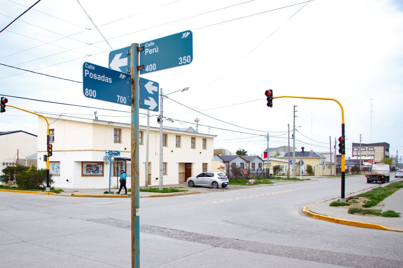 Comienzan a funcionar nuevos semáforos en Río Grande