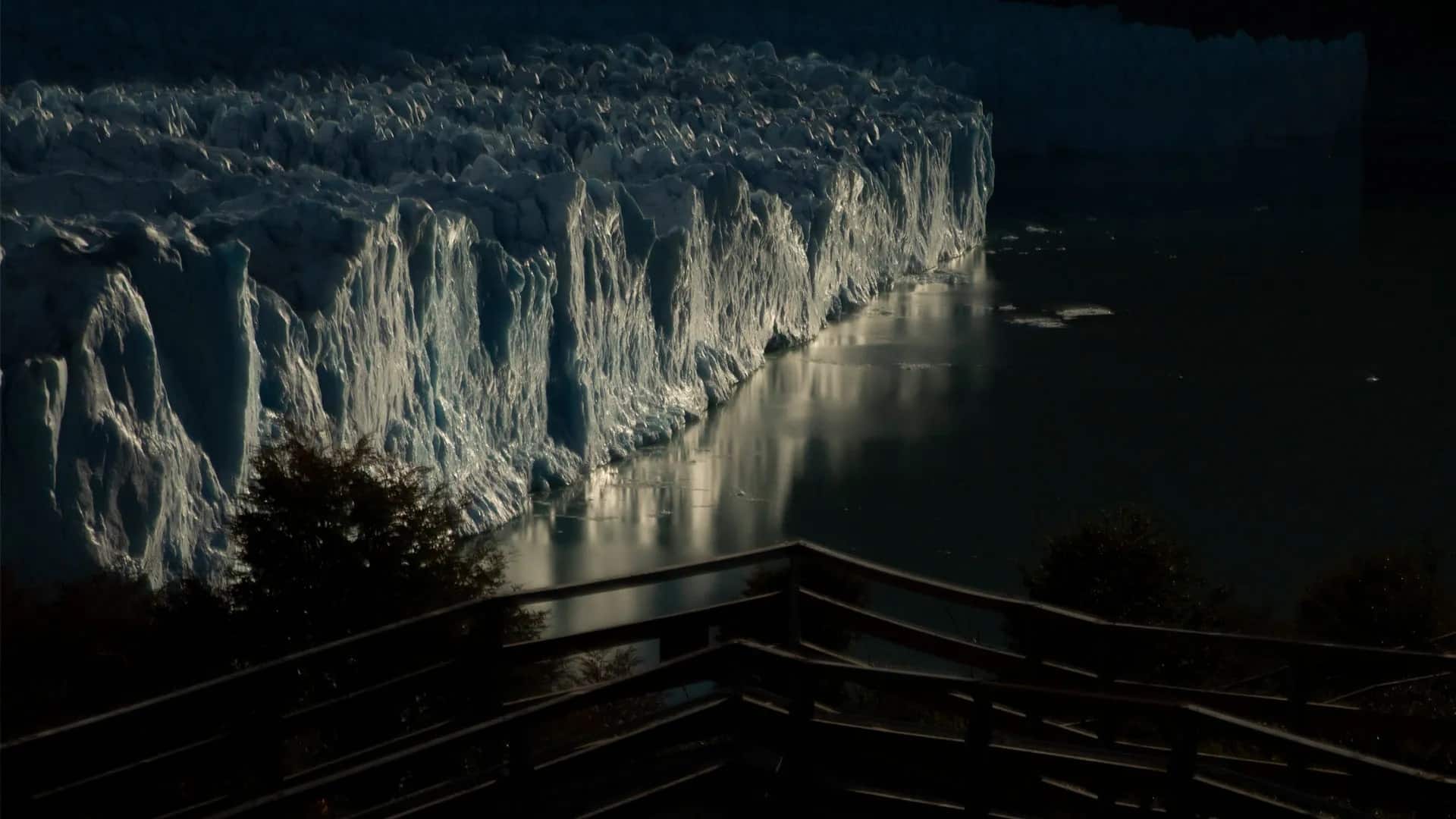 Visita nocturna al Glaciar Perito Moreno bajo la luz de la Luna Llena