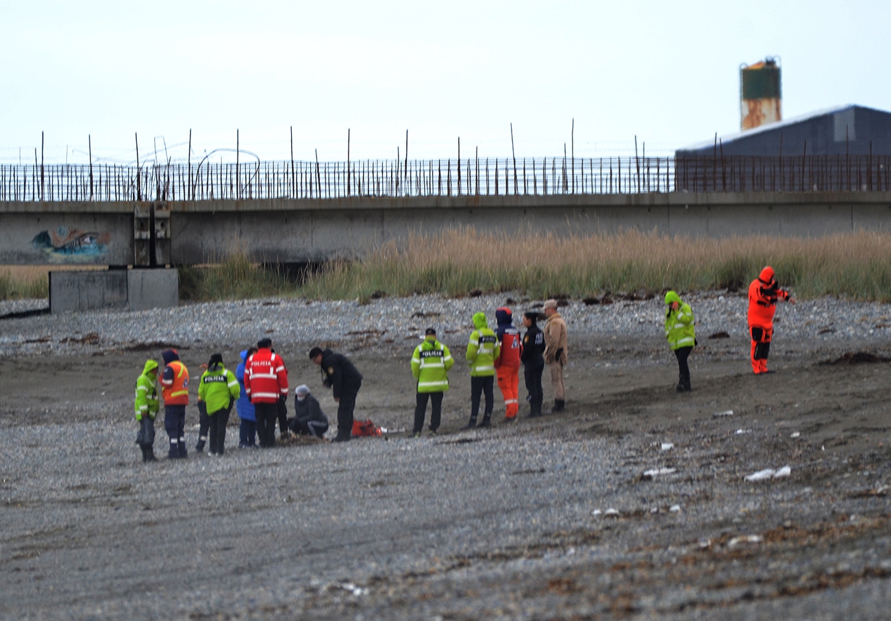 Hallan restos óseos humanos en la playa del Puerto Caleta La Misión
