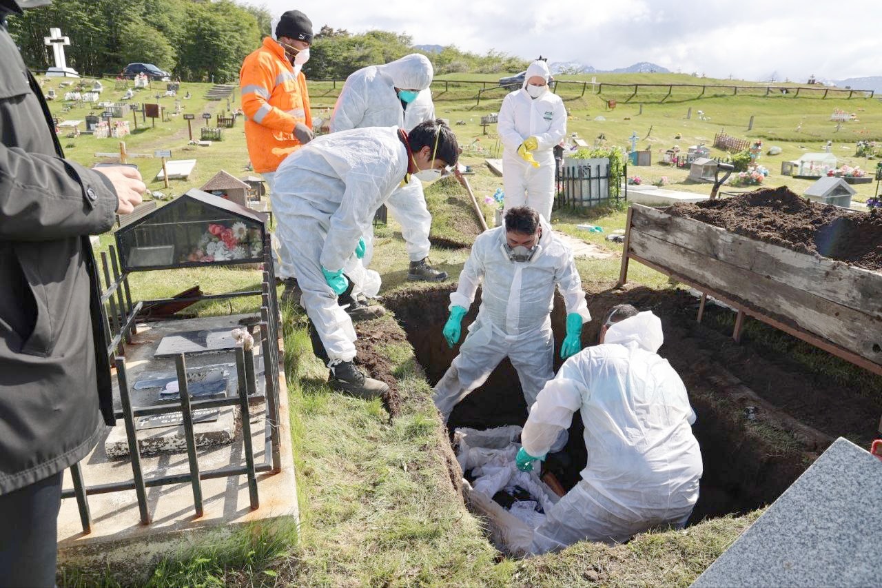 Exhumaron dos cuerpos para realizar estudios de filiación