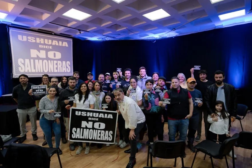 Cocineros y pescadores convocan a un encuentro gastronómico contra las salmoneras