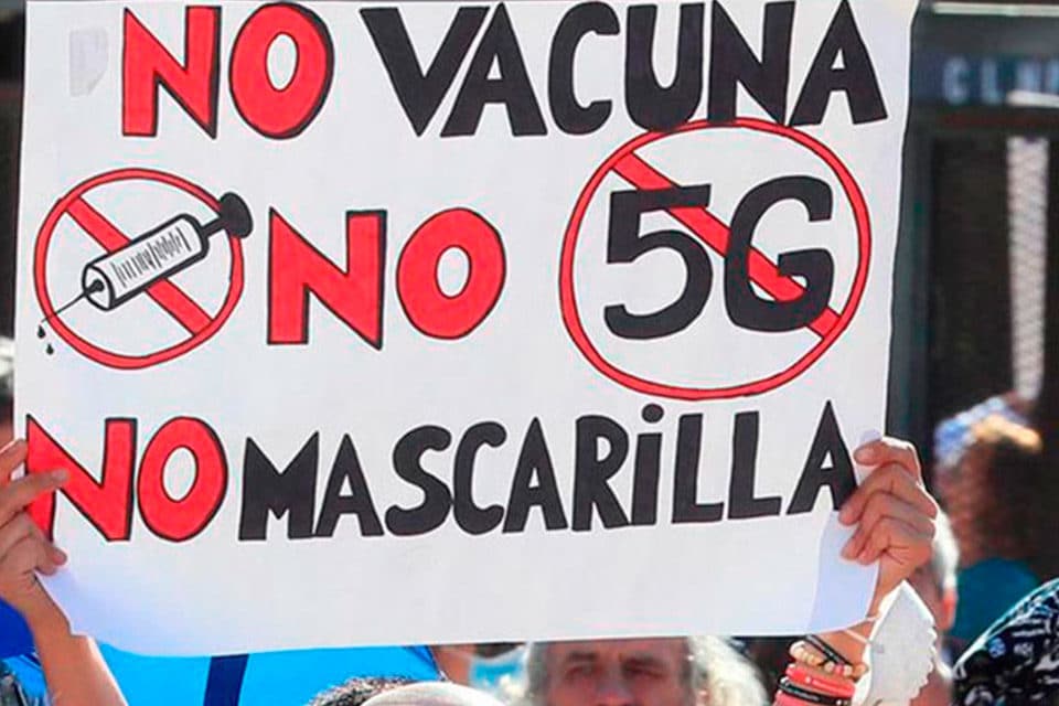 Quiénes son los antivacunas y cómo es la red que los nuclea