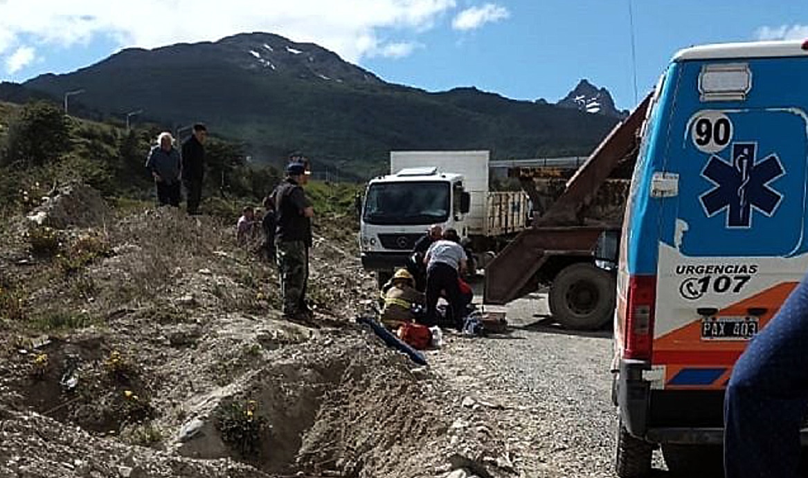 Se desprendió la cabina de un camión y el chofer lucha por su vida