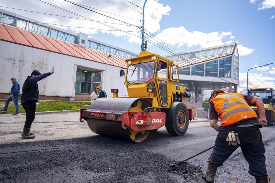 Repavimentación de la calle 12 de Octubre