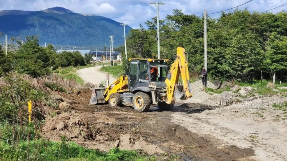 El Municipio de Tolhuin avanza con tareas de mantenimiento vial