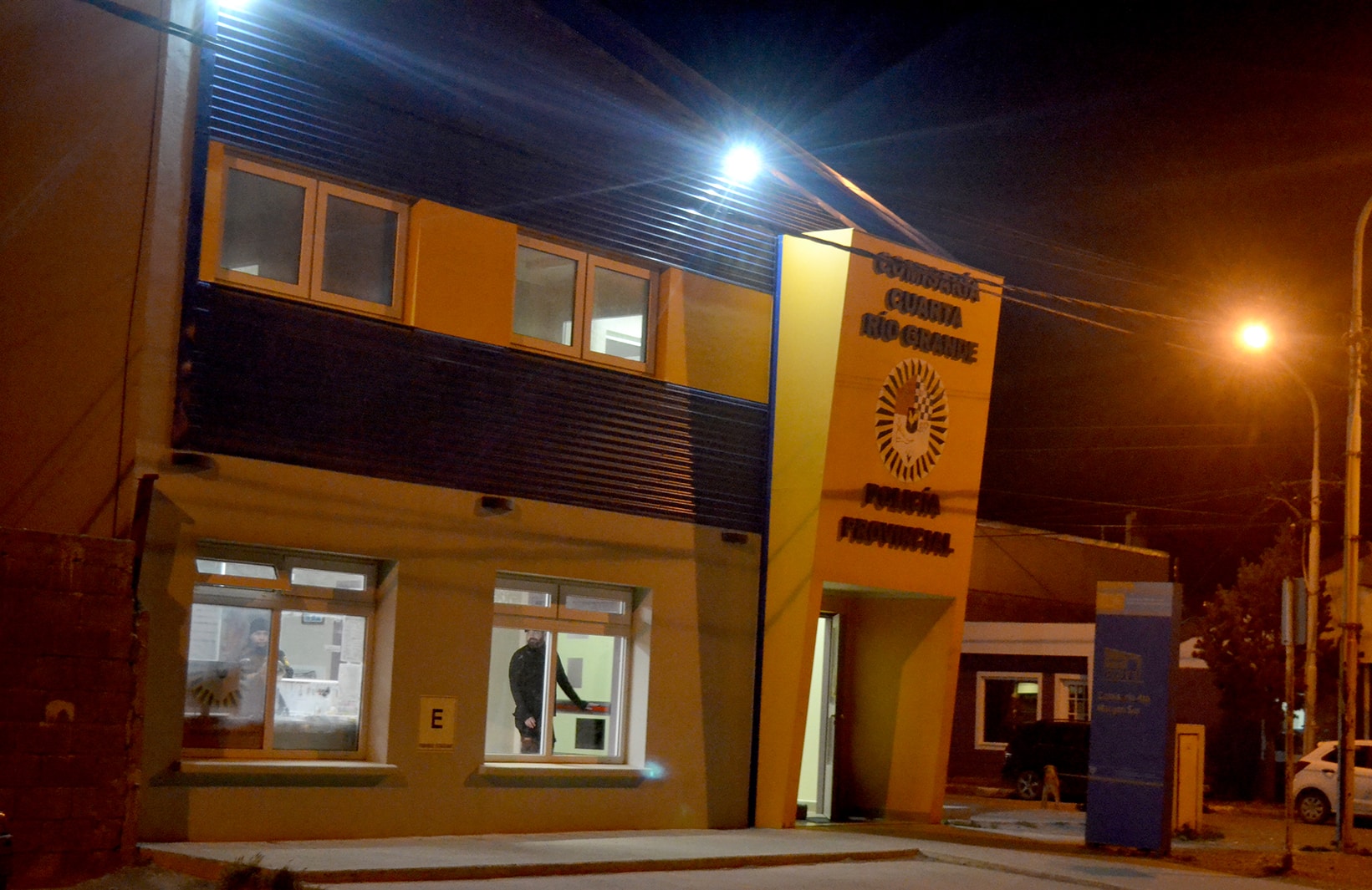 Dos detenidos tras violenta riña en la Margen Sur: un policía resultó herido